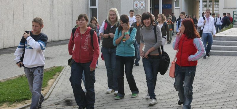 Szombati tanítás: mi történik, ha a diák ellóg az órákról?