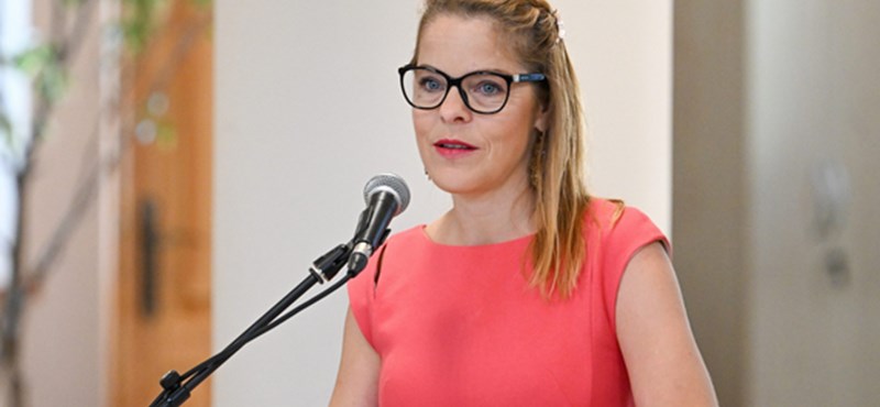 "Úgy tűnik, zavarja őket, hogy kiállunk a gyermekeink mellett" - reagált Balatoni Katalin a PDSZ fenyegetésére