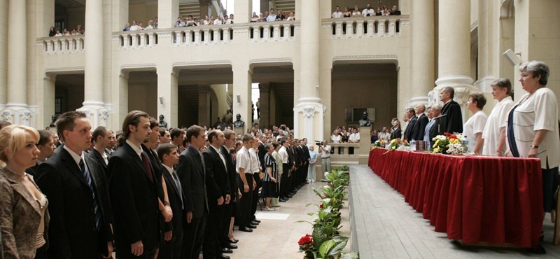 A hét hírei: a legjobban fizetett diplomáktól a kollektív szerződésig