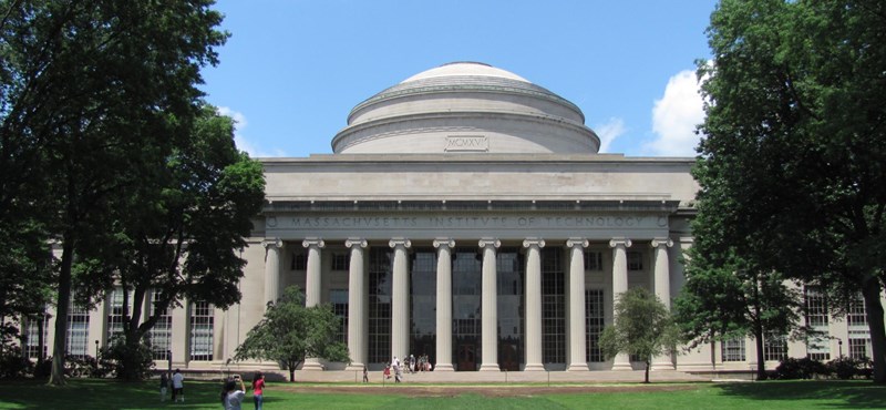 A világhírű MIT minden tudományos tananyagát ingyen elérhetővé tette