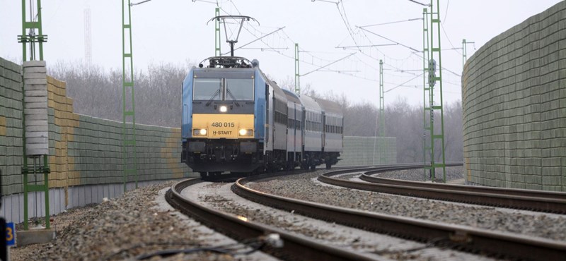 Two trains went to each other at Tápiószecső