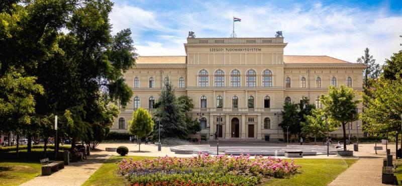Petícióban követelik az SZTE hallgatói, hogy vizsgálják ki az egyik oktatójuk homofób bejegyzését