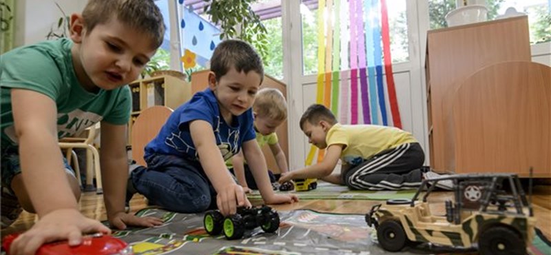 Plusz egy év óvoda: ilyen dokumentumokat kell leadni az iskolakezdés halasztásához