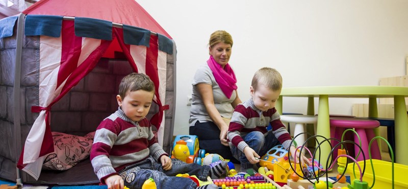 Már gyerekkel is nehézségek nélkül be lehet járni az Eszetházy Károly Egyetemre