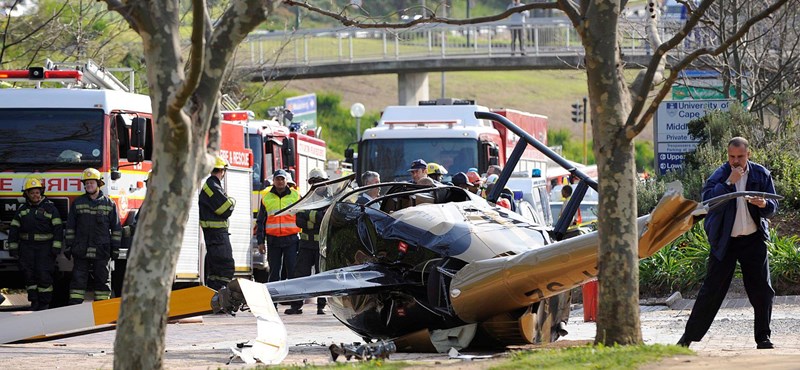 Képek: az egyetem épülete mellett zuhant le egy helikopter Fokvárosban