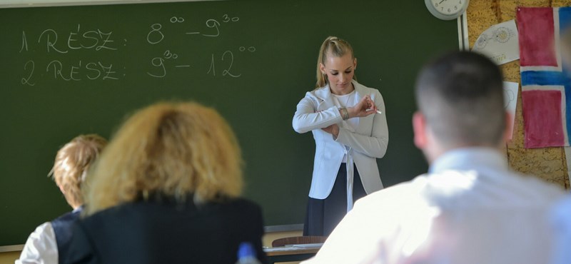 Megkezdődött a magyarérettségi, több tízezer diákra vár négy nehéz óra