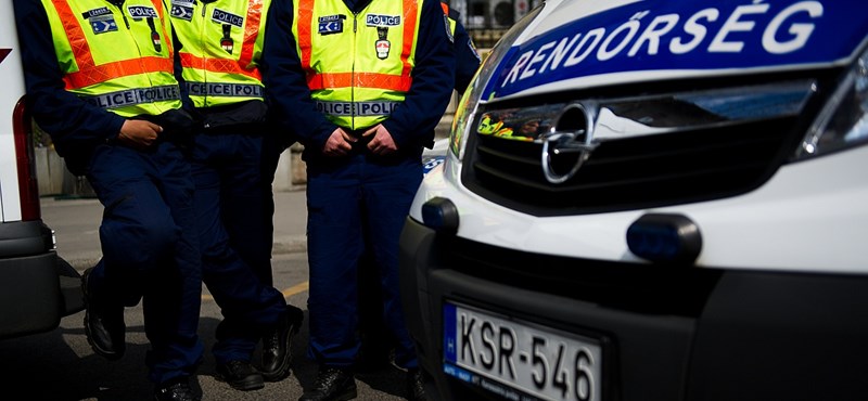 Megszavazták, januártól rendőr viszi vissza az iskolába a lógós diákot