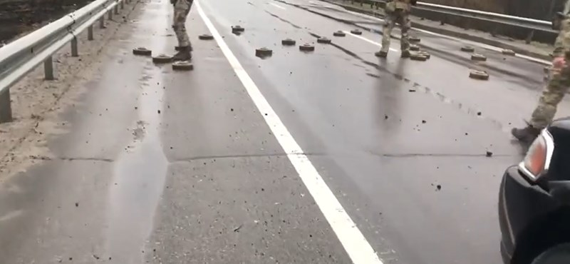 Ukrainian curling: tapping anti-tank tunnels