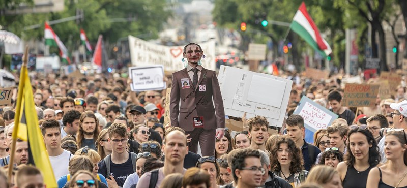 Minimálisan enyhítették a státusztörvény tervezetét