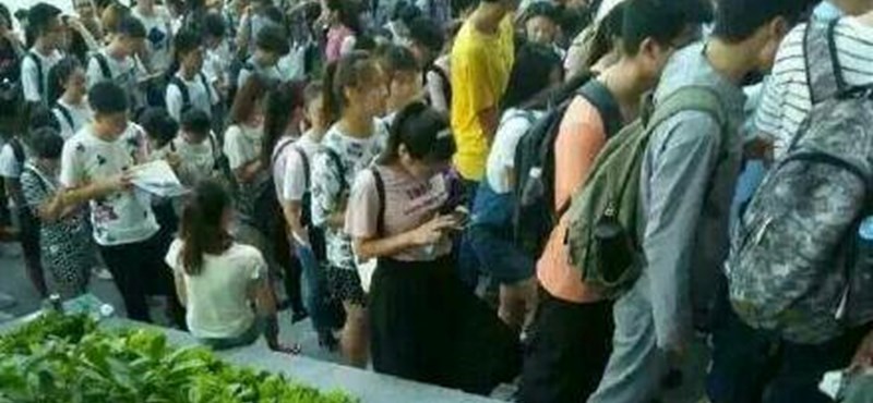 Mit tesz a kínai diák, ha túl nagy a hőség?