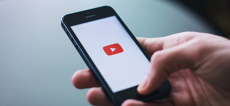 Megdöbbentő, szülők által készített videókat töröltek a YouTube-ról