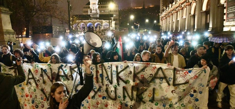 Itt van a szombati tüntetés menetrendje, Bojár Gábor is beszédet mond majd a Kossuth téren