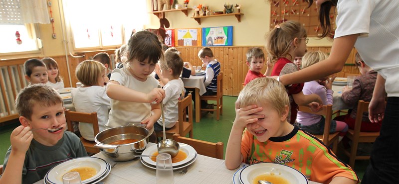 Újra ingyen kaphatnak tízórait a rászoruló marcali diákok