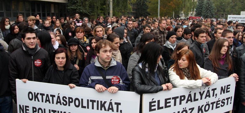 A Miskolci Egyetem "leépítése" ellen virrasztanak hétfő éjszaka