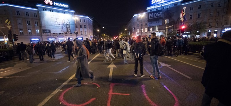 A héten ismét lehet tüntetni a CEU mellett