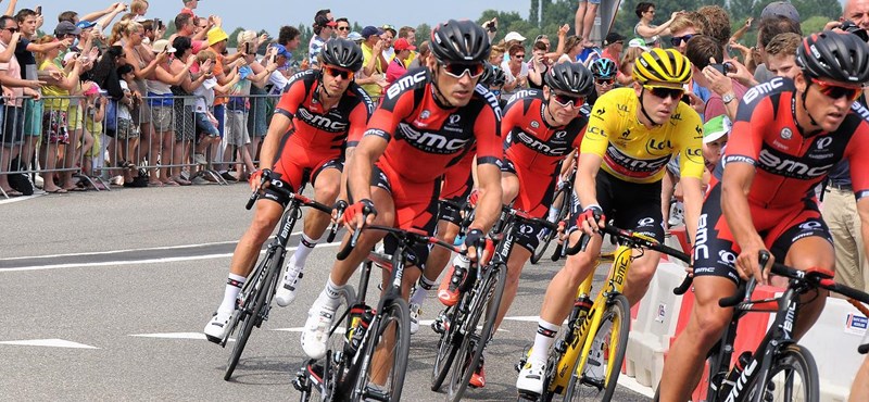 Napi tudomány: mennyi kalória kell ahhoz, hogy megnyerhessük a Tour de France-ot?