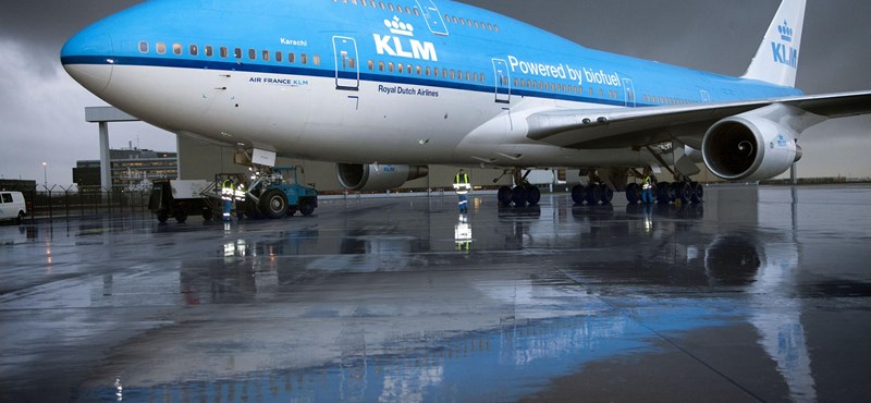 KLM ran an algorithm, and since then 63% less food has been thrown away on board.