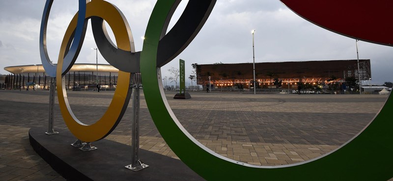 Négy iskola jön ki az egyik riói stadionból, de tényleg