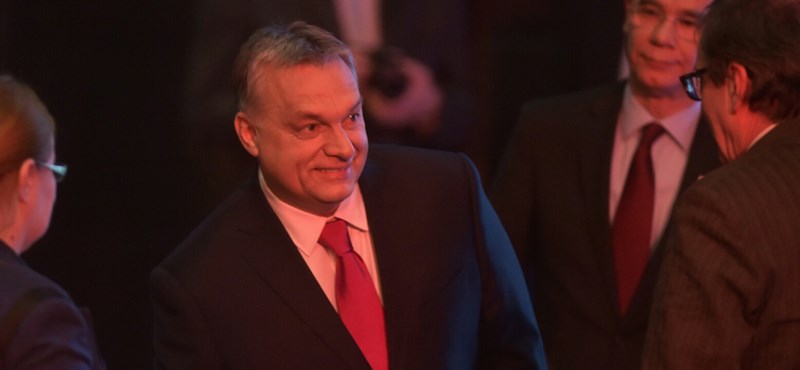 Fizetős szakra küldenék az állami vezetőket az olvasók: tetszik Orbán ötlete?