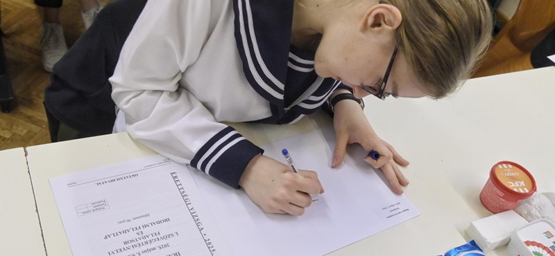 "Ha jövőre is ilyen lenne, én elégedett lennék" - így értékeli a mai magyarérettségit a szaktanár 