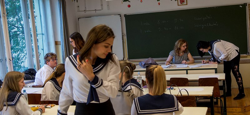 Ilyen, ha az emberből érettségi tétel lesz: egy sor ember került elő hirtelen a múltból