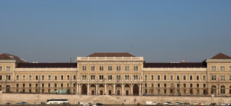 Az Orbán-rendszert kutatta Ádám Zoltán, a Corvinus kirúgott docense 