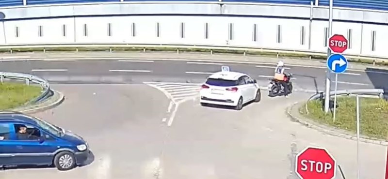 Videó: ki bukik meg a forgalmi vizsgán, ha a saját oktatója koccolja le a motoros tanulóvezetőt?