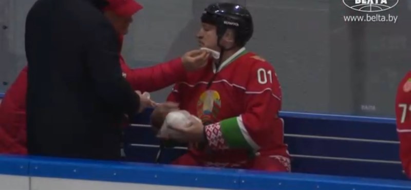 Video: Lukashenko is beaten by a defender who is very interested in an amateur hockey game