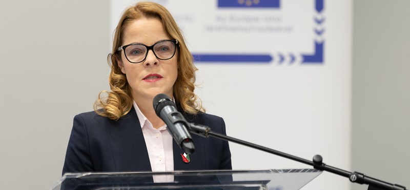 Perrel fenyegeti a Pedagógusok Demokratikus Szakszervezete az őket bíráló miniszteri biztost