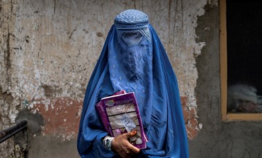 Ismét lányok nélkül indult a tanév Afganisztánban, de mi állhat a szigorú korlátozások hátterében?