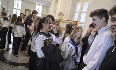 Elkezdődött a matekérettségi - kövessétek velünk ma is percről percre az Eduline-on