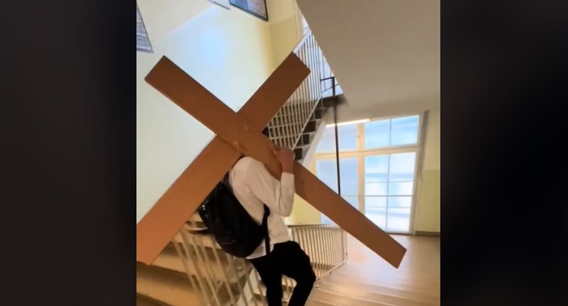 TikTok-szemle: biblia és kereszt volt a legnépszerűbb kabala az érettségi első hetében 