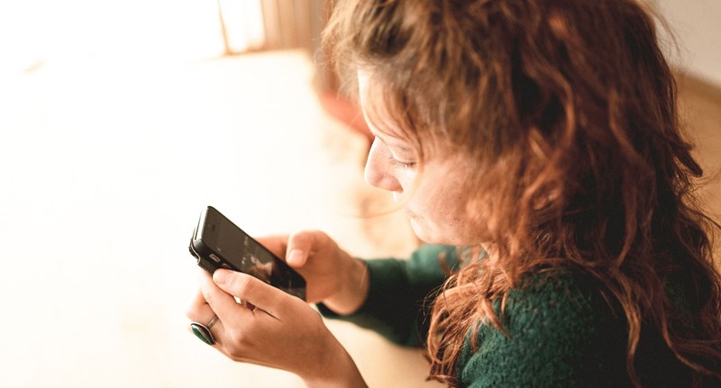 Félnek telefonon beszélni és állásinterjún részt venni a Z generáció pályakezdői