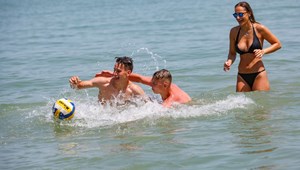 Nem akartok belépőt fizetni? Itt strandolhattok teljesen ingyen a Balatonnál